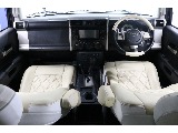 運転席周りです！ アナログのエアコンやコックピットのようなインパネ周りが無骨で非常にかっこいいです！