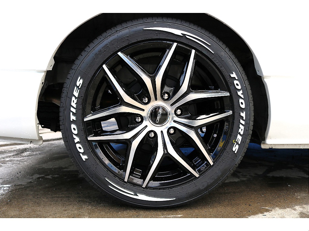 ２．５インチローダウン　ユーアイビークルハーフスポイラー　FLEXオーバーフェンダー　FLEXホイールDELF01　TOYOタイヤ　FLEXプレステージテールランプ　電動パワースライドドア完備♪